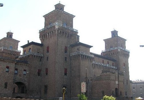 费拉拉大学